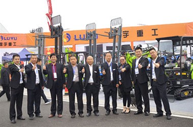 魯宇重工-2017年中國（武漢）國際農業(yè)機械展覽會(huì )取得圓滿(mǎn)成功！